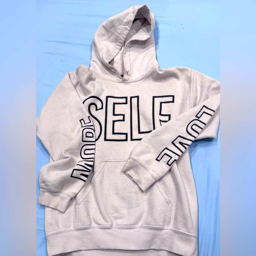 Gildan Heavy Blend Vintage Sweatshirt 
Women’s Size Small